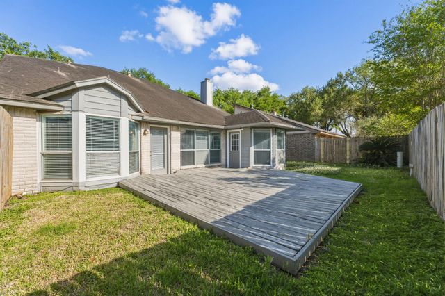 2118 Creekshire Drive, Sugar Land, TX 77478