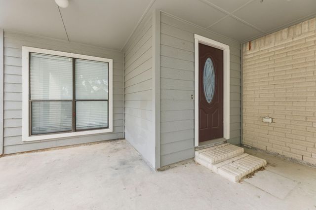 2118 Creekshire Drive, Sugar Land, TX 77478