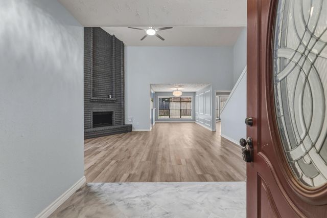 2118 Creekshire Drive, Sugar Land, TX 77478