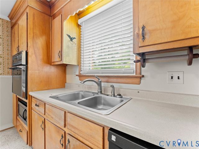 41 Goodward Rd, North Chesterfield, VA 23236