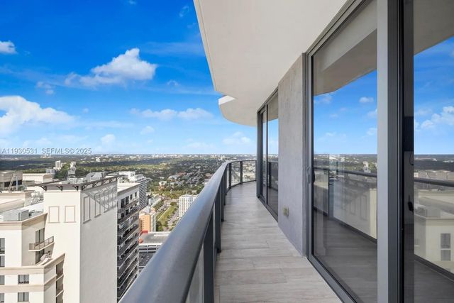 55 SW 9th St 3806, Miami, FL 33130