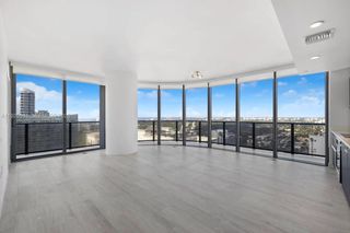 55 SW 9th St 3806, Miami, FL 33130