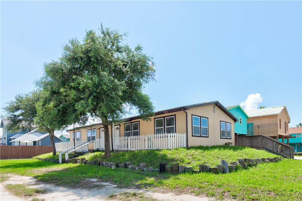 417/421 West Ave C, Port Aransas, TX 78373 — photo 3