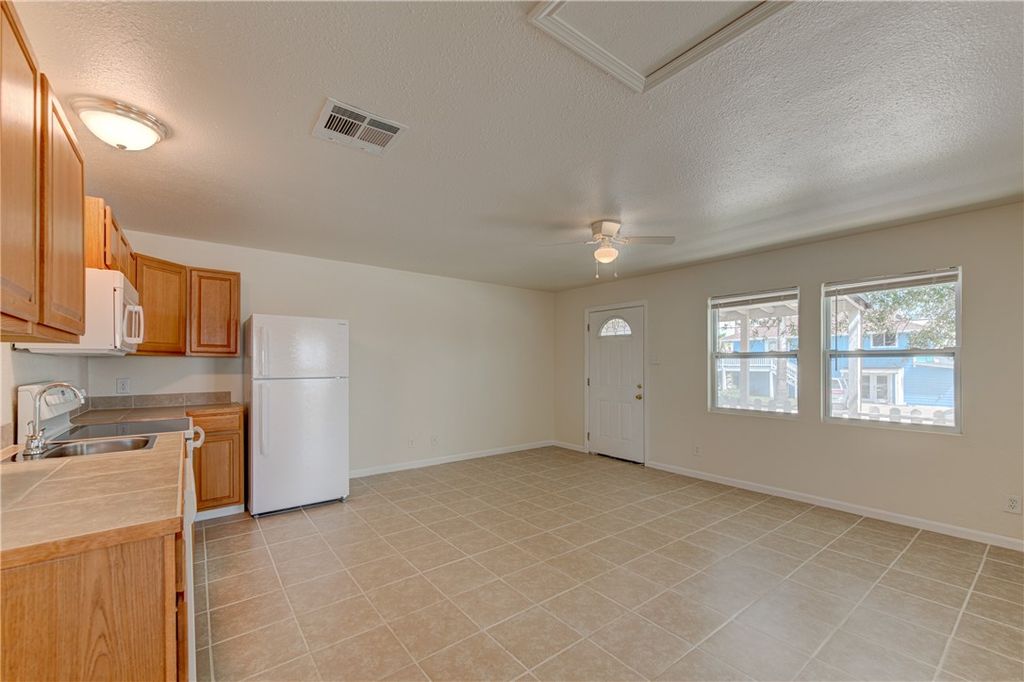 417/421 West Ave C, Port Aransas, TX 78373 — photo 4