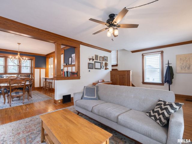 1217 N ELMWOOD Avenue, Peoria, IL 61606