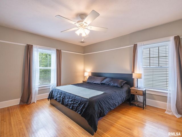 1217 N ELMWOOD Avenue, Peoria, IL 61606