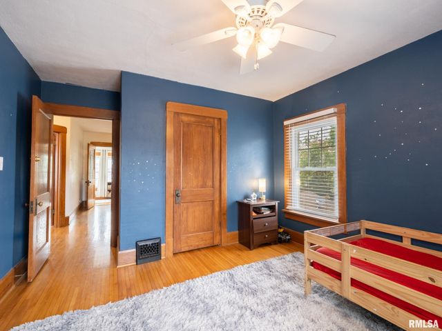 1217 N ELMWOOD Avenue, Peoria, IL 61606