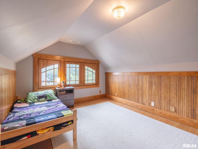 1217 N ELMWOOD Avenue, Peoria, IL 61606