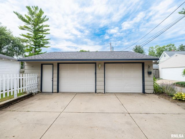 1217 N ELMWOOD Avenue, Peoria, IL 61606