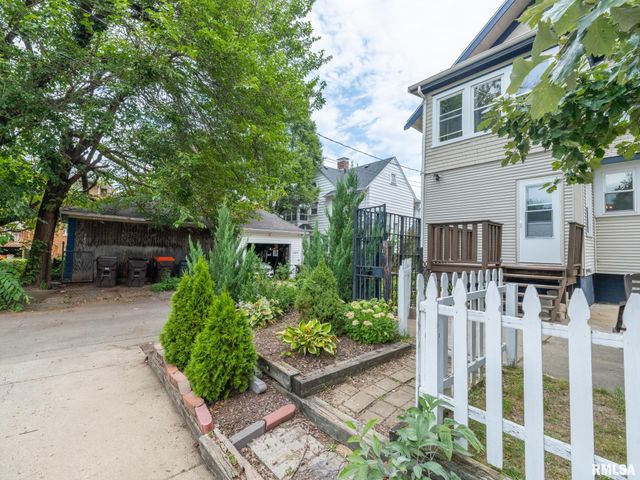 1217 N ELMWOOD Avenue, Peoria, IL 61606