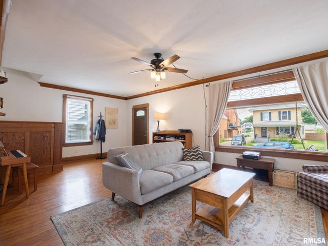 1217 N ELMWOOD Avenue, Peoria, IL 61606