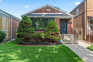 8816 S Jeffery Boulevard, Chicago, IL 60617