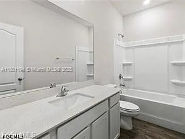 209 SE 26th TER, Cape Coral, FL 33904
