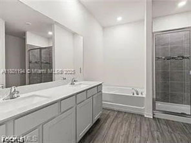 209 SE 26th TER, Cape Coral, FL 33904