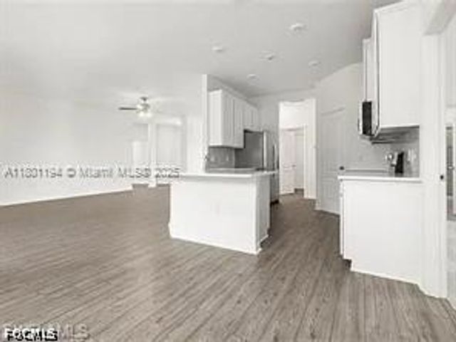 209 SE 26th TER, Cape Coral, FL 33904