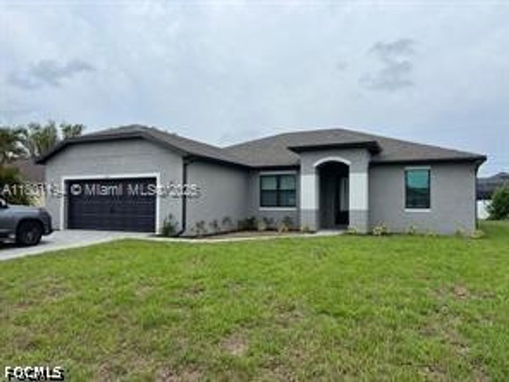 209 SE 26th TER, Cape Coral, FL 33904