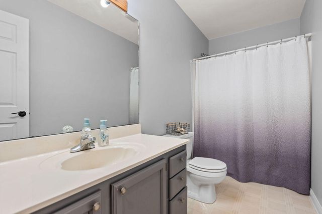 513 Kinsale Court, Valparaiso, IN 46385