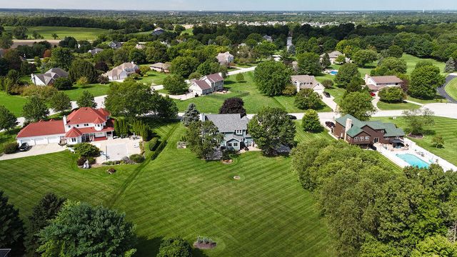 513 Kinsale Court, Valparaiso, IN 46385