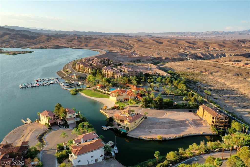 Image 4 of property listing at 7 Via Lido, Henderson, NV 89011