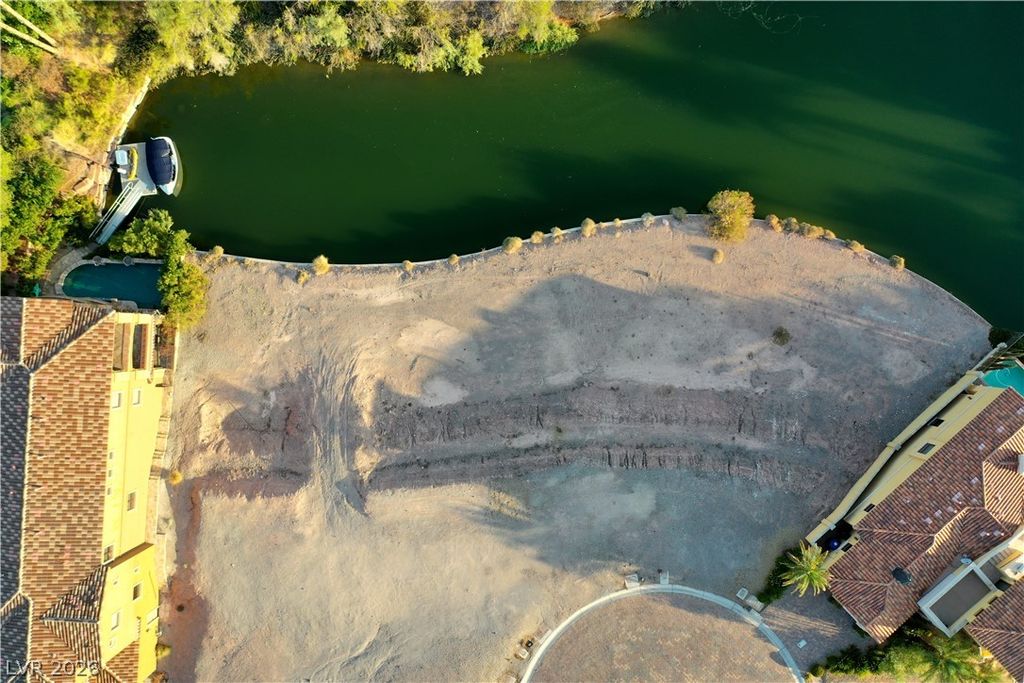 Image 6 of property listing at 7 Via Lido, Henderson, NV 89011