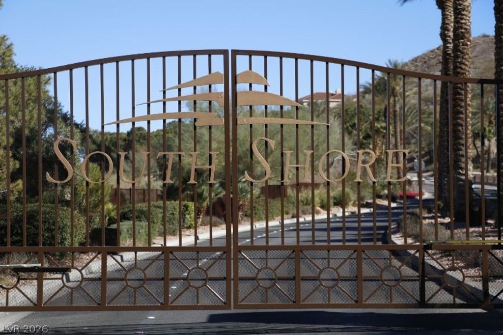 Image 9 of property listing at 7 Via Lido, Henderson, NV 89011