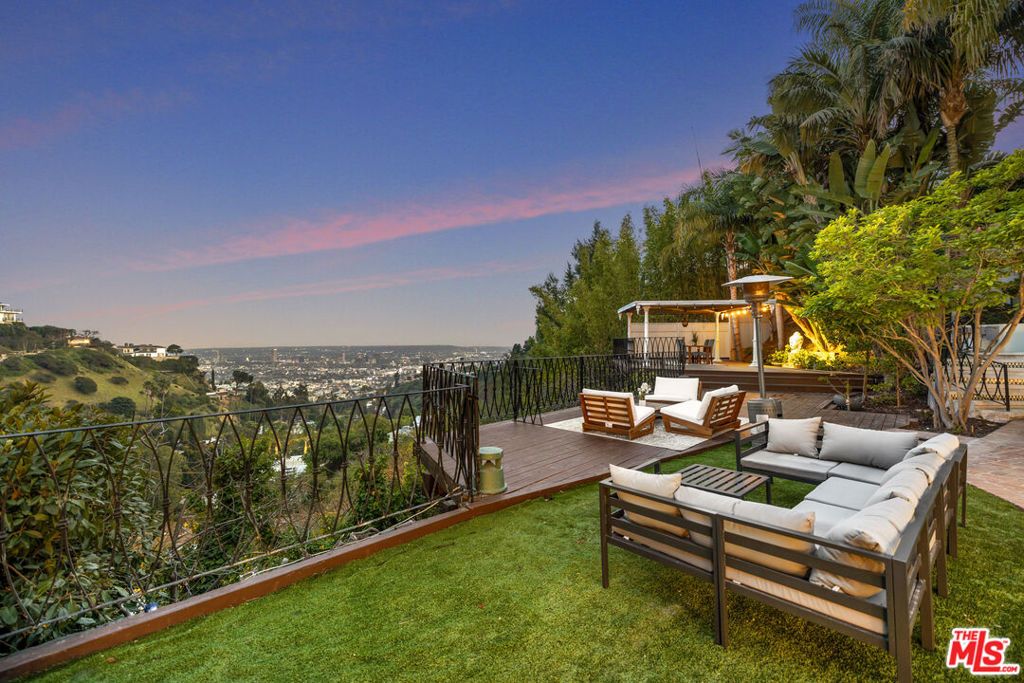 8828 Thrasher Avenue, Los Angeles, CA 90069 — exterior