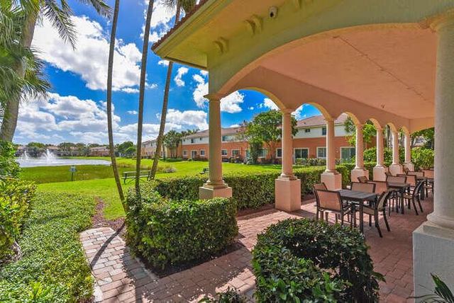7401 Sarentino Lane 211, Boynton Beach, FL 33437