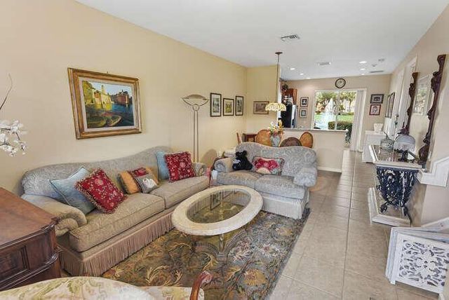 7401 Sarentino Lane 211, Boynton Beach, FL 33437