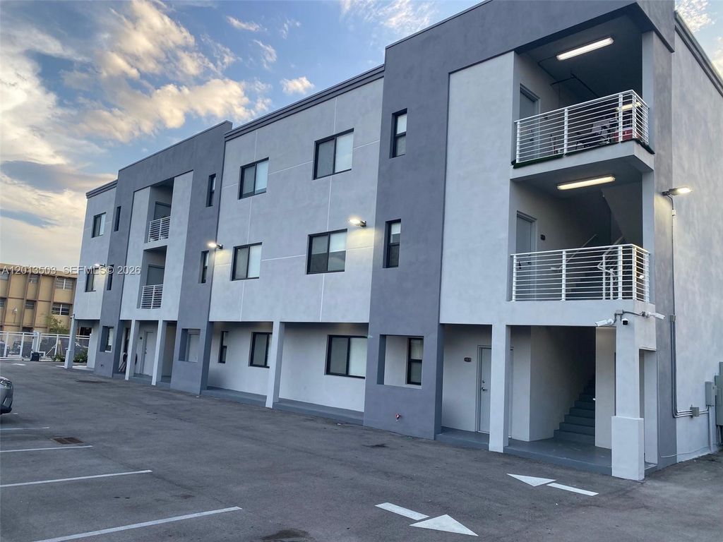 423 E 27th St 102, Hialeah, FL 33013
