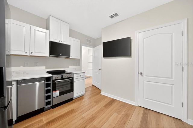33470 ALWAYS DREAMING COURT, Sorrento, FL 32776