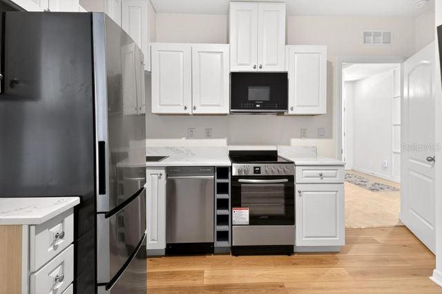 33470 ALWAYS DREAMING COURT, Sorrento, FL 32776