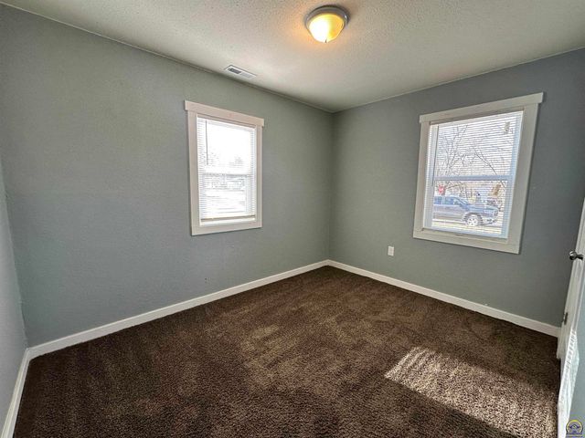 3432 SE Bryant ST, Topeka, KS 66612