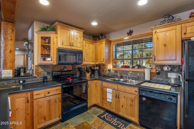 2337 PUMA Circle, Overgaard, AZ 85933