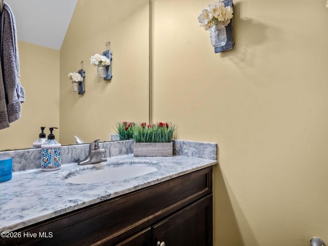 404 Kinroff Drive, Hubert, NC 28539