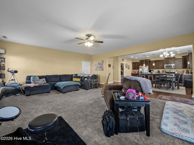 404 Kinroff Drive, Hubert, NC 28539