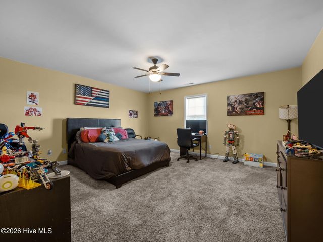 404 Kinroff Drive, Hubert, NC 28539