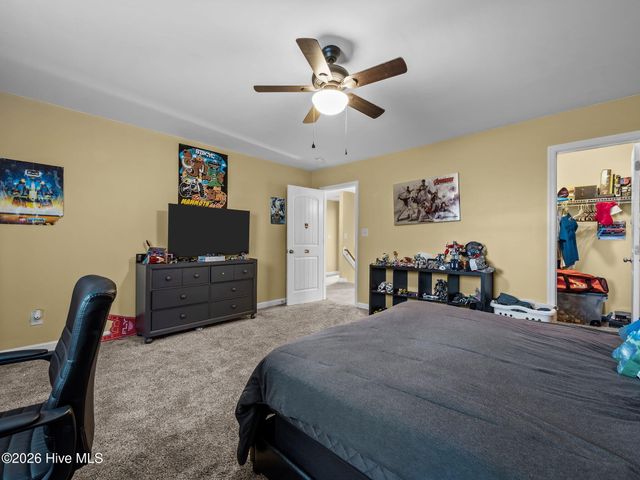 404 Kinroff Drive, Hubert, NC 28539