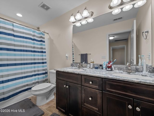 404 Kinroff Drive, Hubert, NC 28539