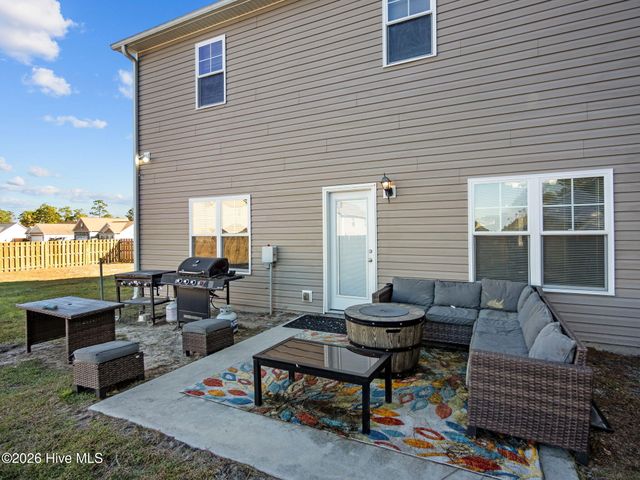 404 Kinroff Drive, Hubert, NC 28539