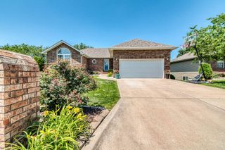 1001 West Bates Drive, Nixa, MO 65714
