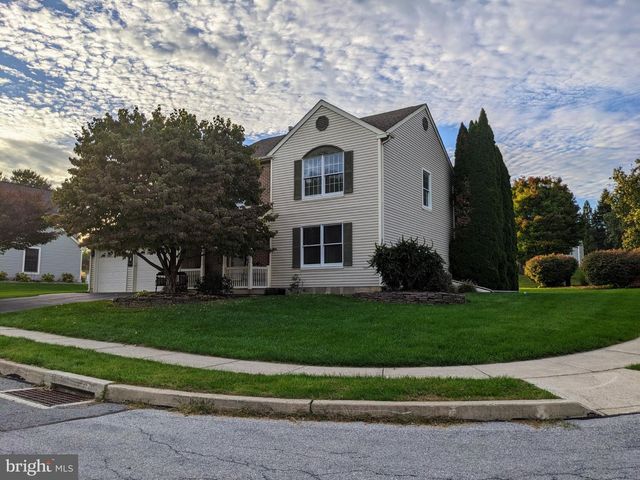 3223 FLATROCK DR, Whitehall, PA 18052
