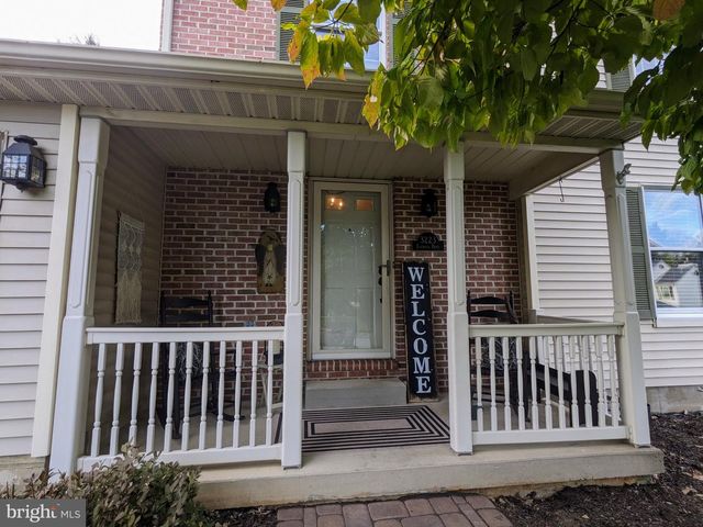3223 FLATROCK DR, Whitehall, PA 18052