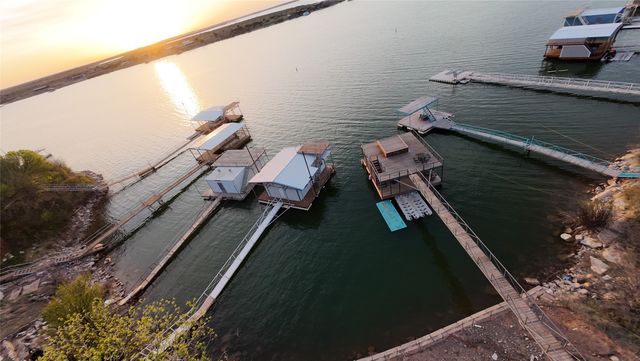 301 E Moonshine Road, Seymour, TX 76380