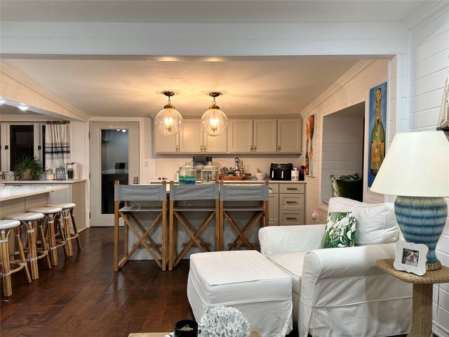 301 E Moonshine Road, Seymour, TX 76380