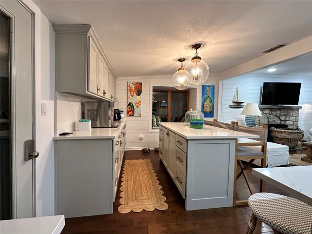 301 E Moonshine Road, Seymour, TX 76380