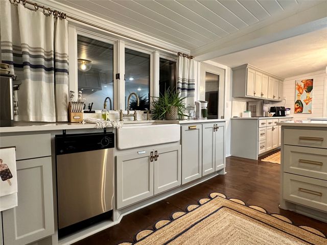 301 E Moonshine Road, Seymour, TX 76380