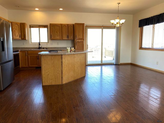 14826 CREEKSIDE DR, Box Elder, SD 57719