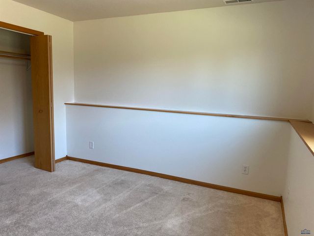 14826 CREEKSIDE DR, Box Elder, SD 57719