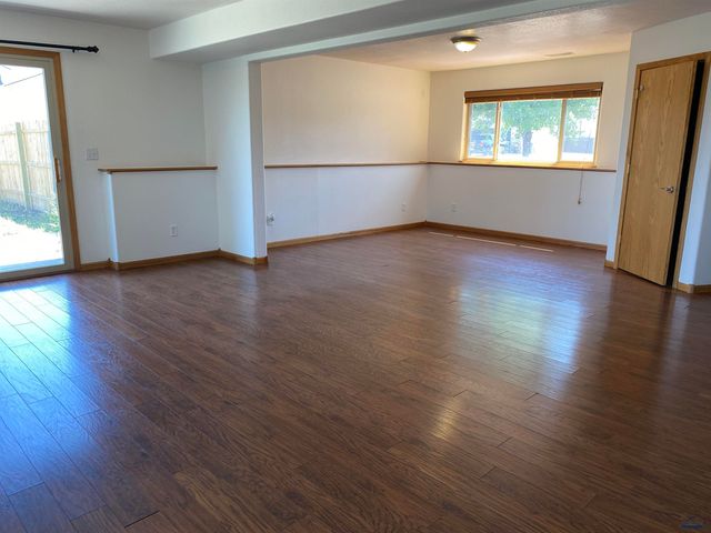 14826 CREEKSIDE DR, Box Elder, SD 57719