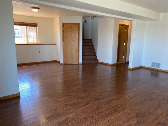 14826 CREEKSIDE DR, Box Elder, SD 57719